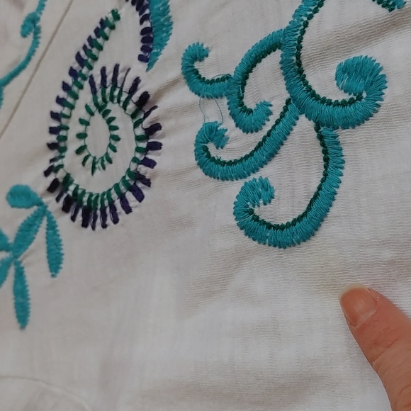 ♦️3 for $15 White Cotton Embroidered Casual Top - Picture 12 of 14